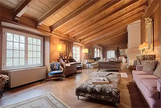 Rustic property in impeccable condition. The main house has: large hall; five bedrooms with en-suite bathroom; one toilet; two living rooms with fireplace, one d — photo 3