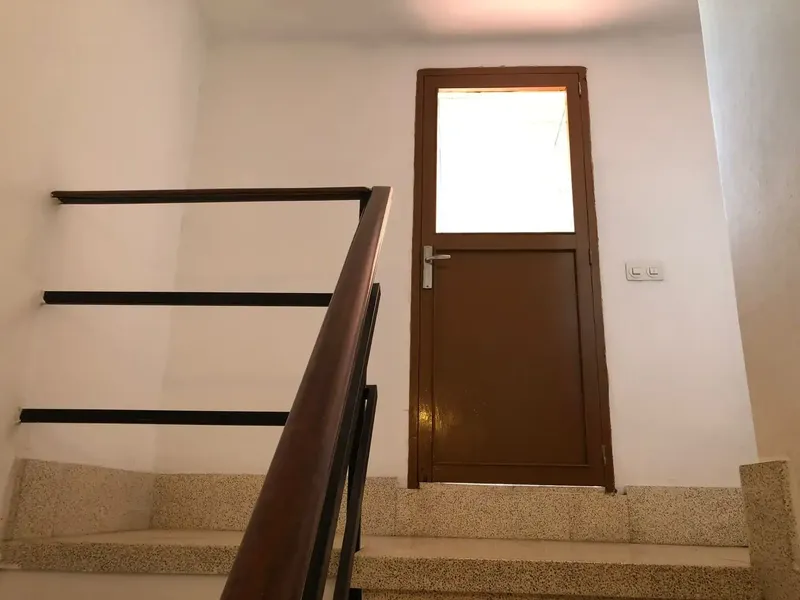 This 90 m2 apartment is located on the third floor (penthouse) of a corner building without elevator, which provides good — photo 10