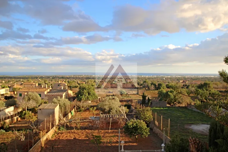 Village house for sale in Felanitx — photo 1