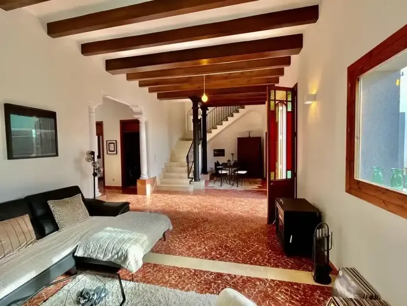 Fantastic house for sale in Vilafranca de Bonany, located on a wide and quiet street, with a total of about 339 m2 built — photo 3