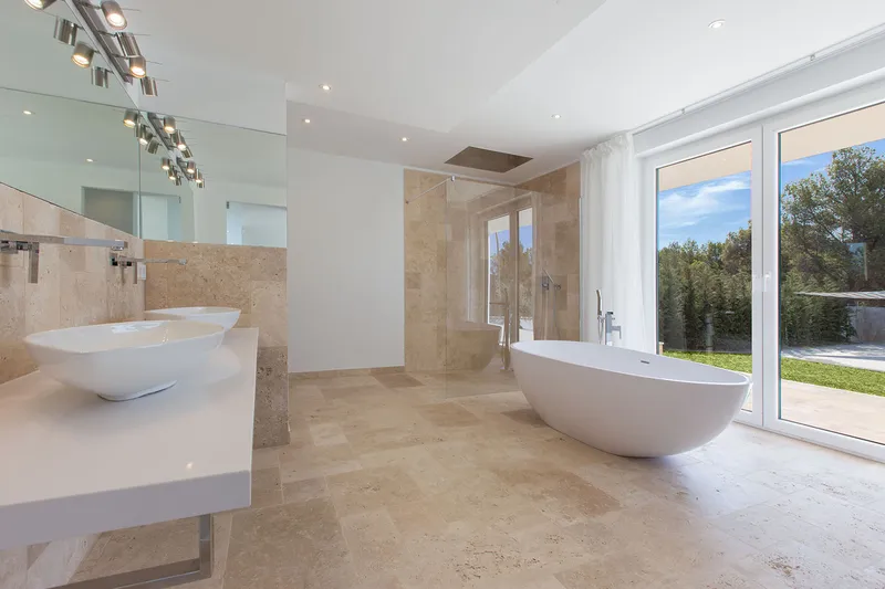 Modern 4-bedroom villa with fantastic views for rent — photo 9