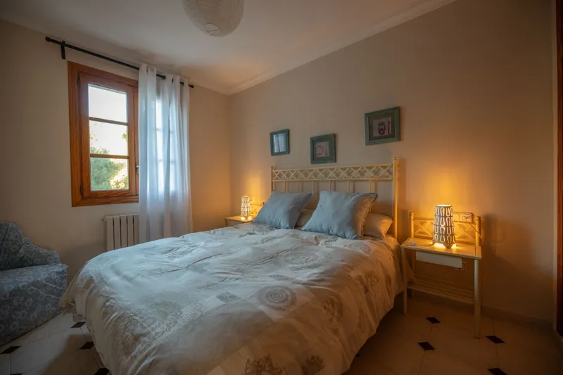3 bedroom, 1 bathroom apartment and parking for seasonal rental — photo 10