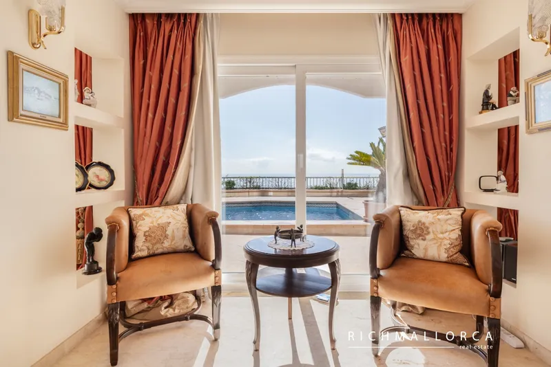 Exclusive Seafront Apartment with Private Pool in Portals Nous — photo 5