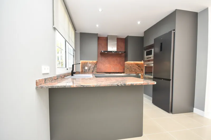 Bright and Spacious Fully Renovated Apartment with Two Parking Spaces in Palma’s Prestigious Residential Area — photo 9