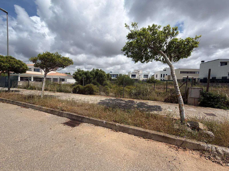 Urban plot in Puig de Ros — photo 6