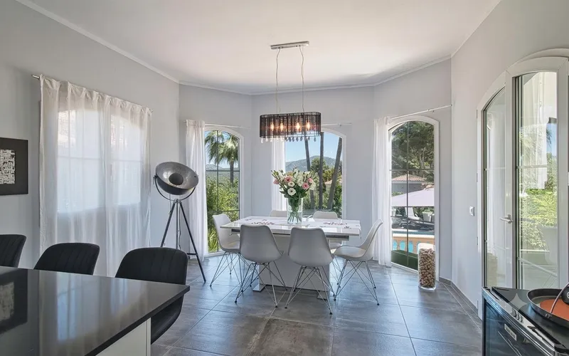 Lovely Villa for Sale in Costa de la Calma — photo 6
