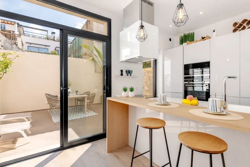 Lovely flat with high ceilings and original details in the Old Town — photo 4