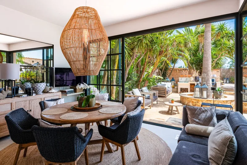 Townhouse with patio oasis and glazed winter garden in Es Llombards — photo 7