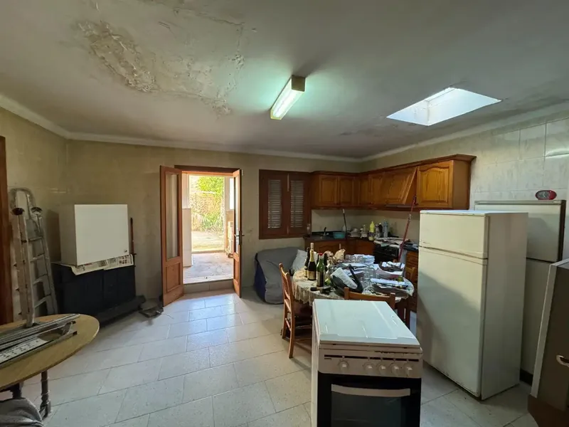 If you are looking for a house with character and a backyard with real possibilities, this two-story house with internal communication allows — photo 12