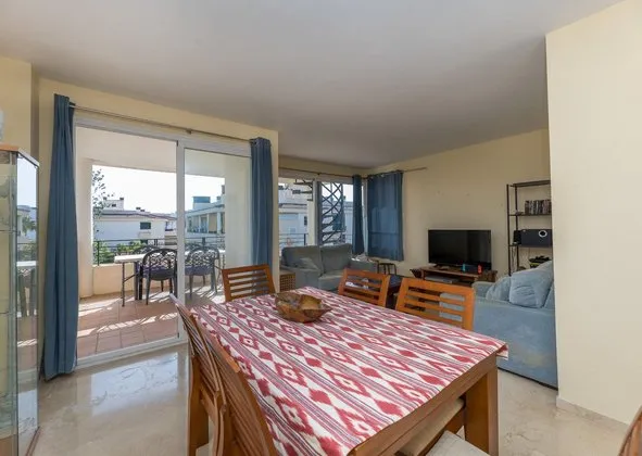 Flat / apartment in Pingui, Les Maravelles, Palma de Mallorca — photo 2