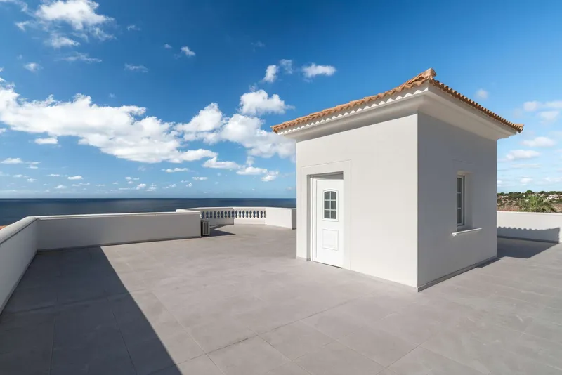 Dreamlike villa on the first sea line with panoramic views — photo 8