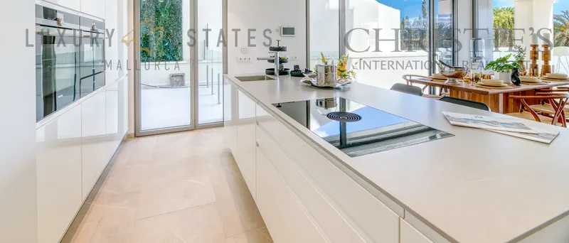 New build luxury apartment in Palma at Paseo Maritimo — photo 3