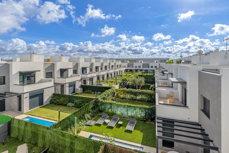 New build in Playa de Palma - terraced house with private pool and own roof terrace — photo 3