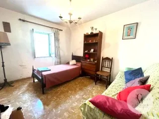 Charm and potential in the heart of Pollença: spacious townhouse with possibility of indoor pool — photo 3