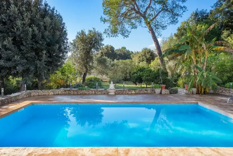 Charming detached villa for sale in a quiet residential area, conveniently located just 10 minutes — photo 2
