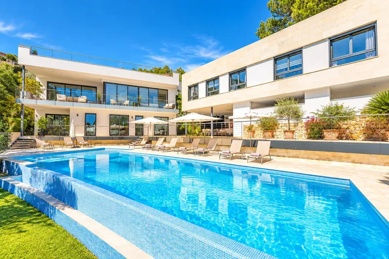 Moderne Meerblick-Villa mit Ferienvermietungslizenz — photo 3