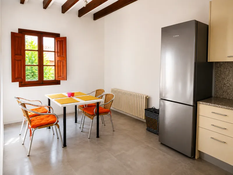 Ref 1908; Charming Mallorcan house with garden and garage for rent in El Terreno — photo 8