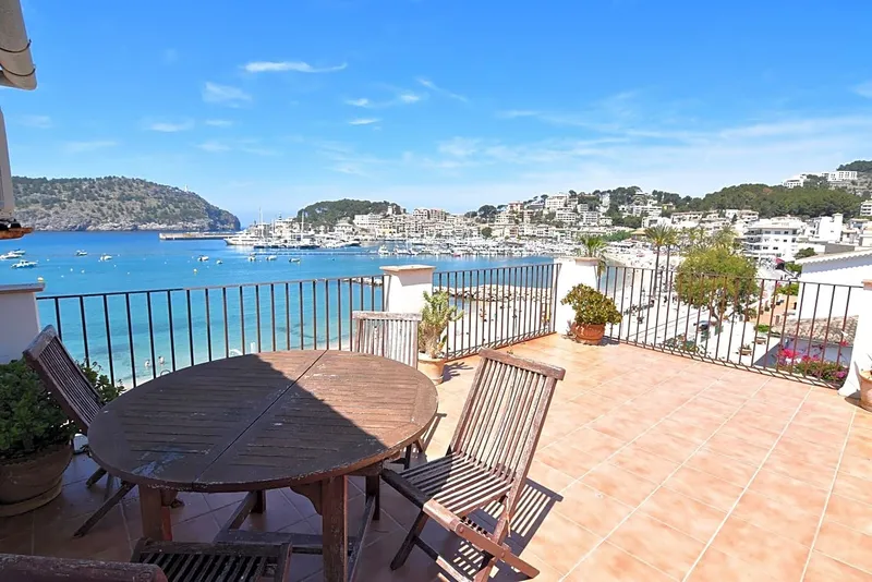 Building on the first line of the Port of Sóller — photo 9
