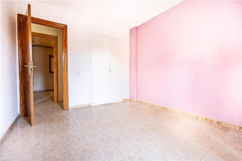 Apartment in the Nou Llevant area — photo 4