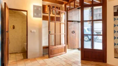 Apartment in La Seu — photo 4