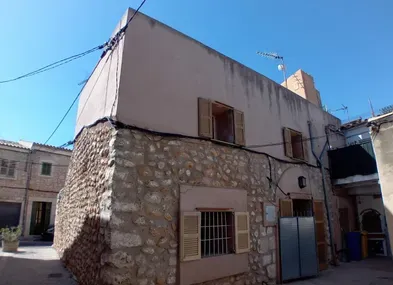 Village house for renovation — photo 1