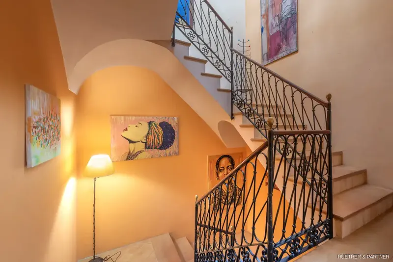 This good and very successful hotel is located above the center of Arta. — photo 9