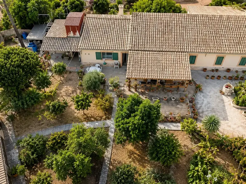 Urban finca with home in Establiments (Palma) – 683 m² plot – €640,000 — photo 1