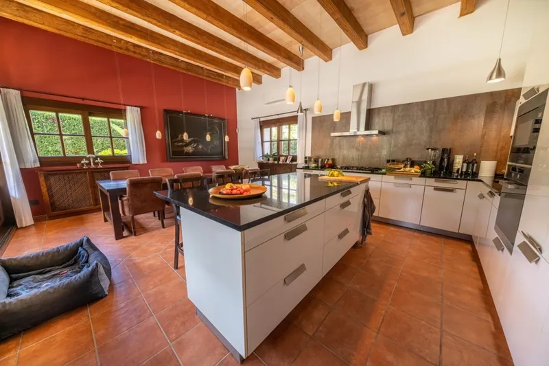 High quality villa in Mediterranean style in Calvià / Portals Nous — photo 4