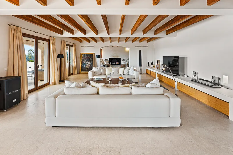 Exclusive Estate: Luxury Villa with Panoramic Views, Vineyard and Pool — photo 10