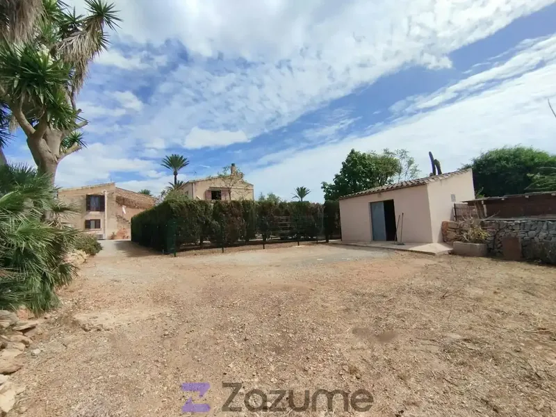 Zazume brings you this spectacular detached exterior house with private garden, terrace, sea views and air conditioning in Ses Salines — photo 11