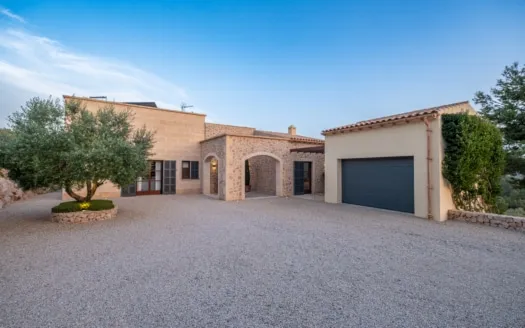 Exceptional finca for sale in Sant Llorenç with a beautifully landscaped Mediterranean garden — photo 4