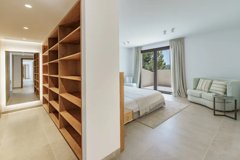 Luxury Hillside Villa with Spectacular Views over Pollensa Bay and the Tramuntana Mountains — photo 9
