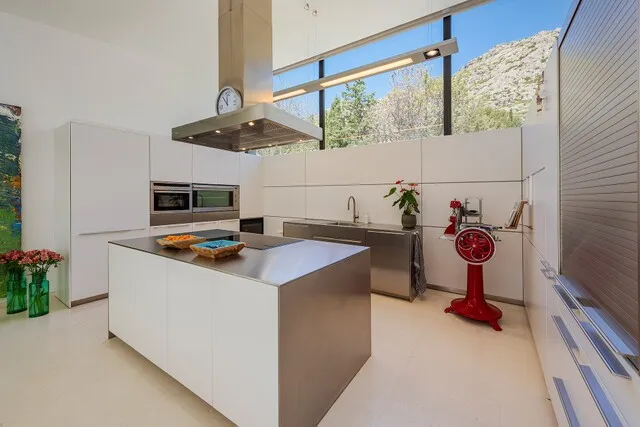 Award-winning architectural residence with landscaped gardens & private tennis court, Pollensa, Mallorca — photo 9