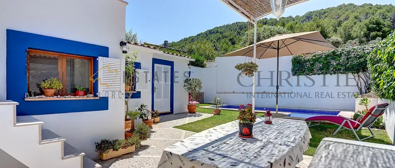 Renovated townhouse in S'Arraco with garden and pool in the southwest of Mallorca — photo 1