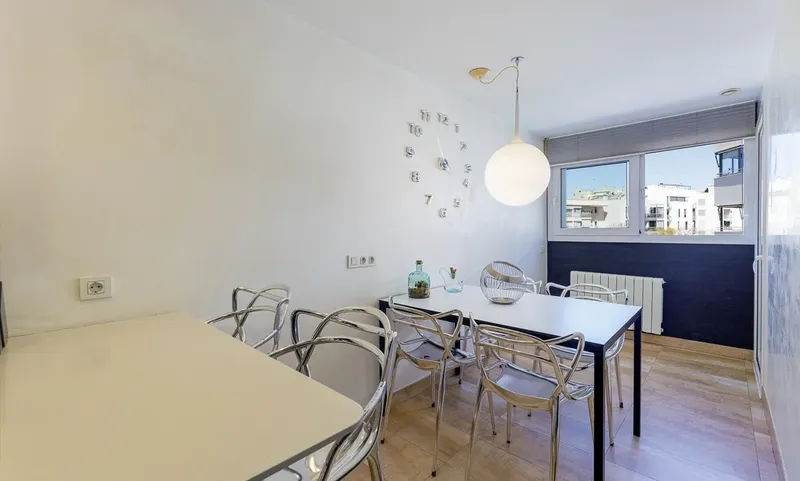 Apartment in modern building with community pool and... — photo 11