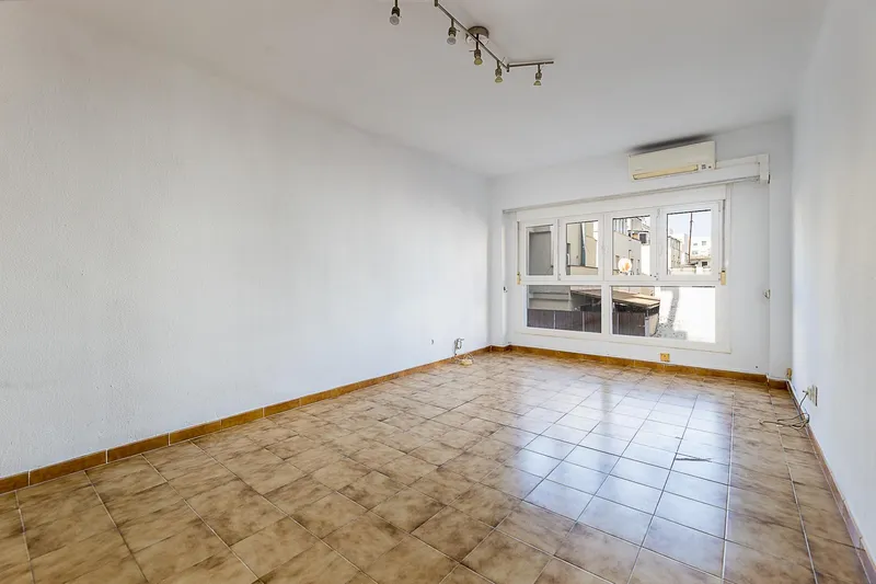 Apartment with elevator in Camp Redó area — photo 8