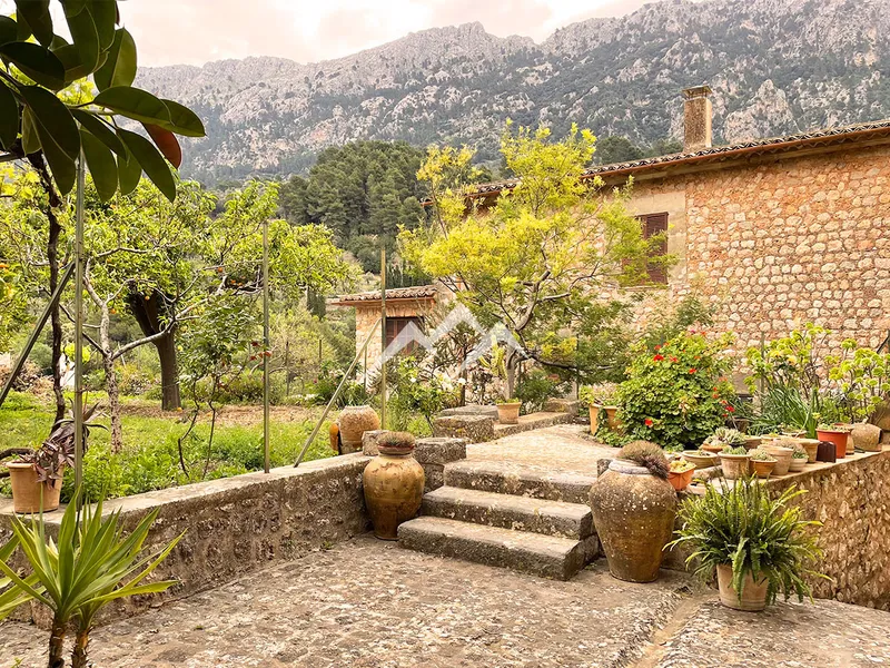 Emblematic Manor House in the center of the beautiful village of Fornalutx — photo 6