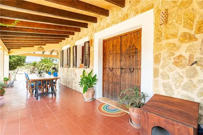 Rustic finca on plot of approx. 14,167 m², approx. 278 m² built, large living room with fireplace, dining room, furnished and equipped kitchen with office — photo 5