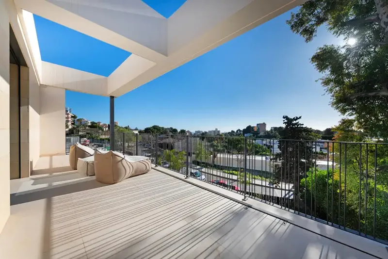 Chalet de obra nueva con terraza en venta en Carrer de Francesc Vidal i Sureda 111 — photo 2