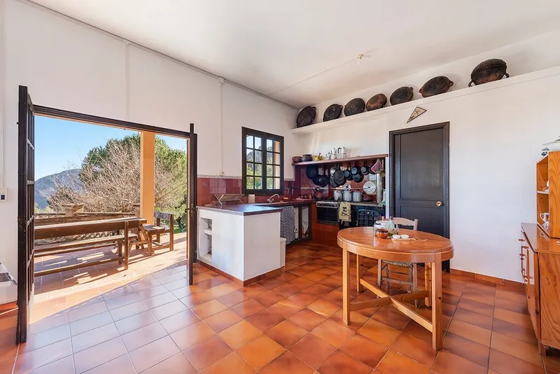 Pollença quiet location country property for sale with mountain view and covered terrace — photo 4