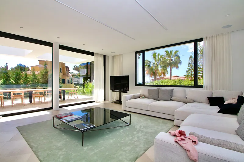 Family-friendly modern villa in Cas Catala with large pool and 5 bedrooms for sale — photo 4
