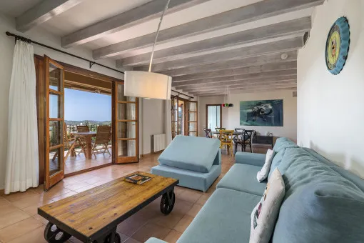 Calvia, tranquil villa in Calvià with stunning sea and mountain views and a holiday rental license — photo 8