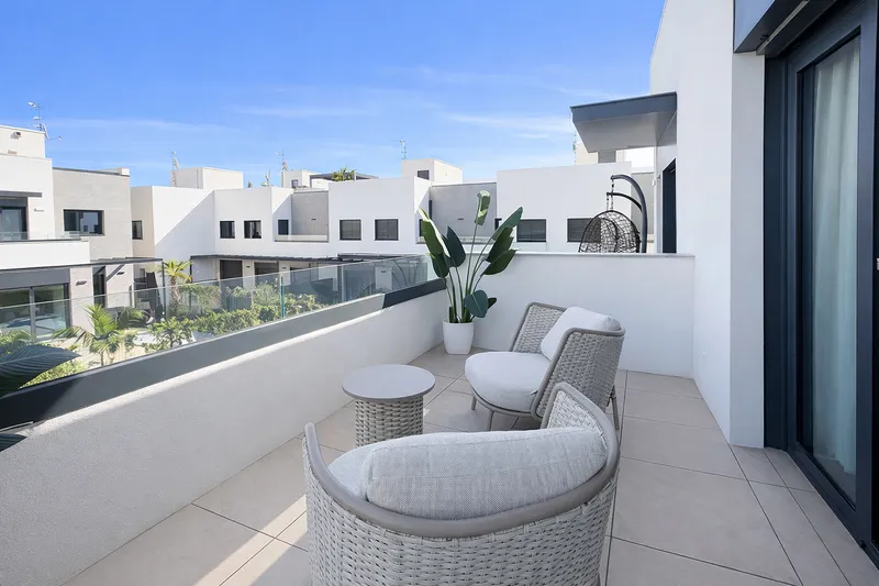 Modern townhouse with private pool and fully furnished in a new residential complex in Palma Mas — photo 3