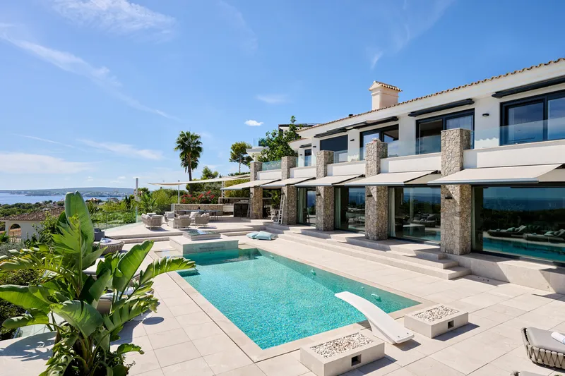 Stylish luxury villa with sea views in Bendinat - Marcel Remus Real Estate — photo 1