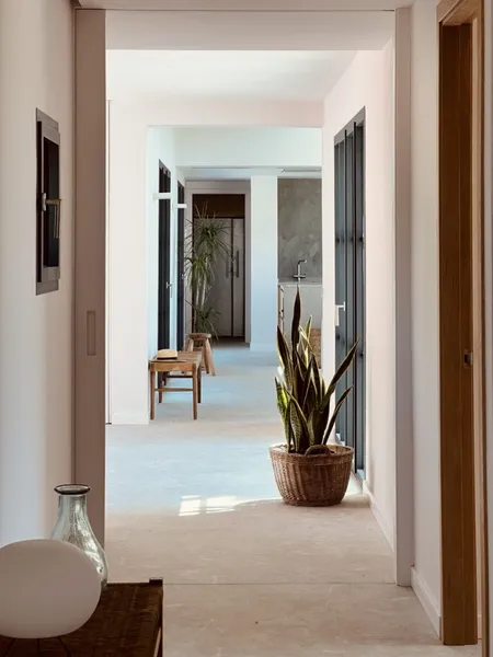 Elegant, Light Flooded, Newly Built Modern Country Home — photo 10