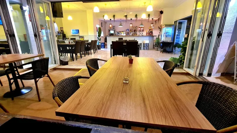 Cafeteria in the center of Cala Ratjada — photo 6