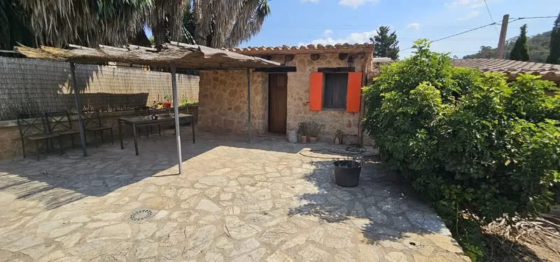 Preciosa casa de campo al mas estilo rustico mallorquín, en donde abundan las paredes de piedra y la gran anchura de las mismas, la carpinte — photo 11
