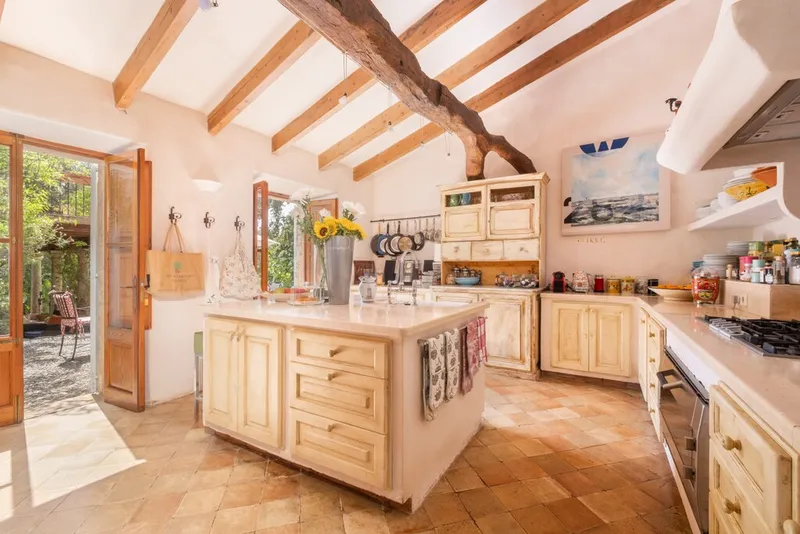 Excellent condition country property for sale in Pollença with swimming pool and wine cellar — photo 7