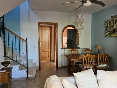 Semi-detached house — photo 10