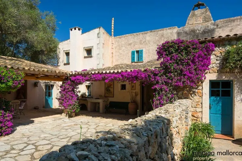 Beautiful finca with several buildings in Manacor — photo 9